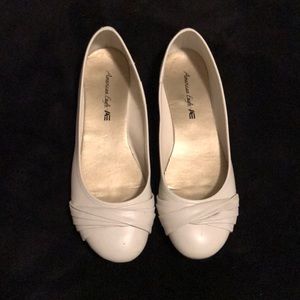 AE White Flats